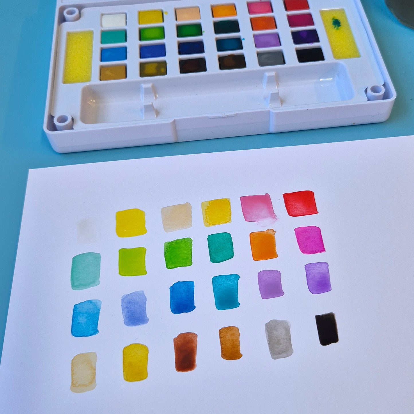Watercolour Set - 24 Colours